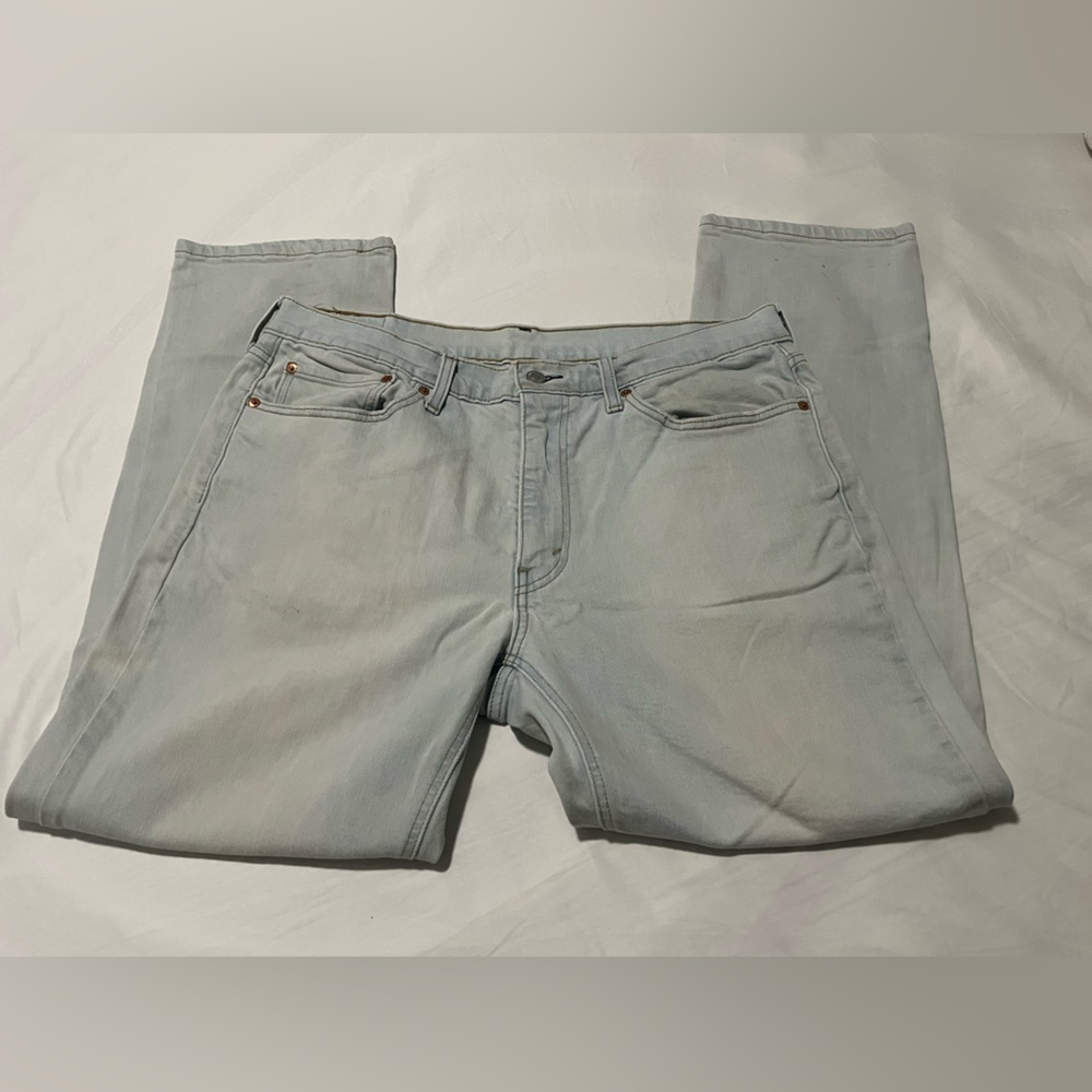 Levi’s Light Wash Men's Jeans - Picture 2 of 6